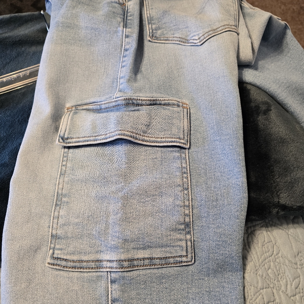 MOTHER cargo jeans size 33 light blue distressed denim